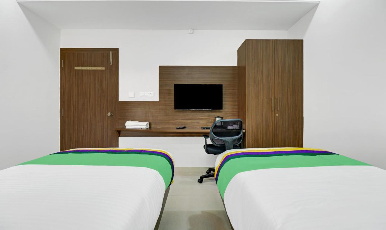 Treebo Raga Hotel Visakhapatnam Exterior photo